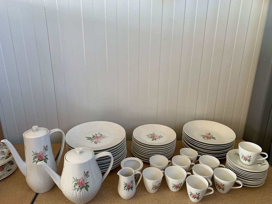 Hutschenreuther - Exzellenz - Rosita порцеланов сервиз