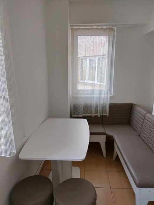 Închiriez garsoniera