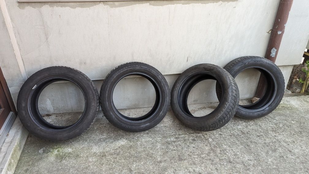 Vând 4 anvelope uzate 205/55 R16