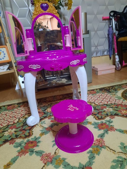 Măsuță de machiaj