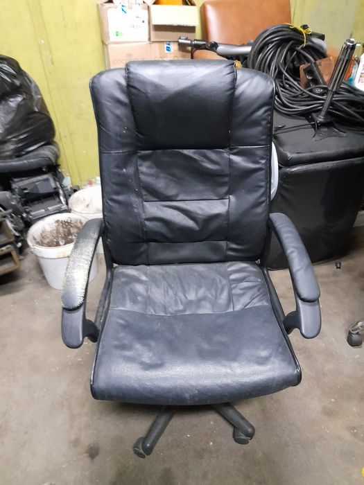 Офис столове здрави