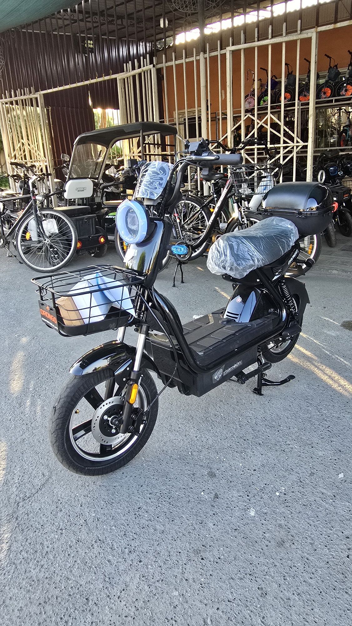 DRONGO JK tesla skuter
