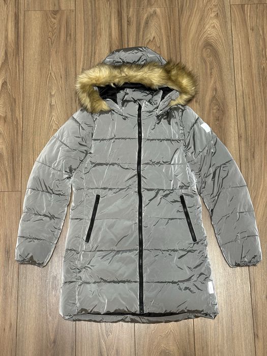Продам куртку для девочки Reima