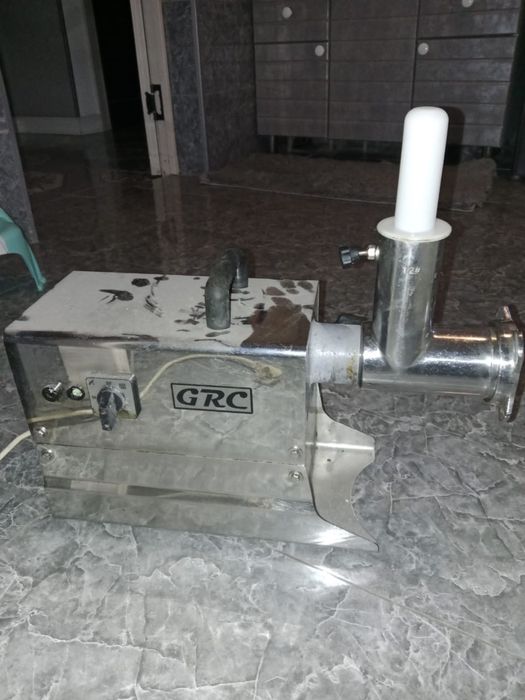 Мясорубка производственная.