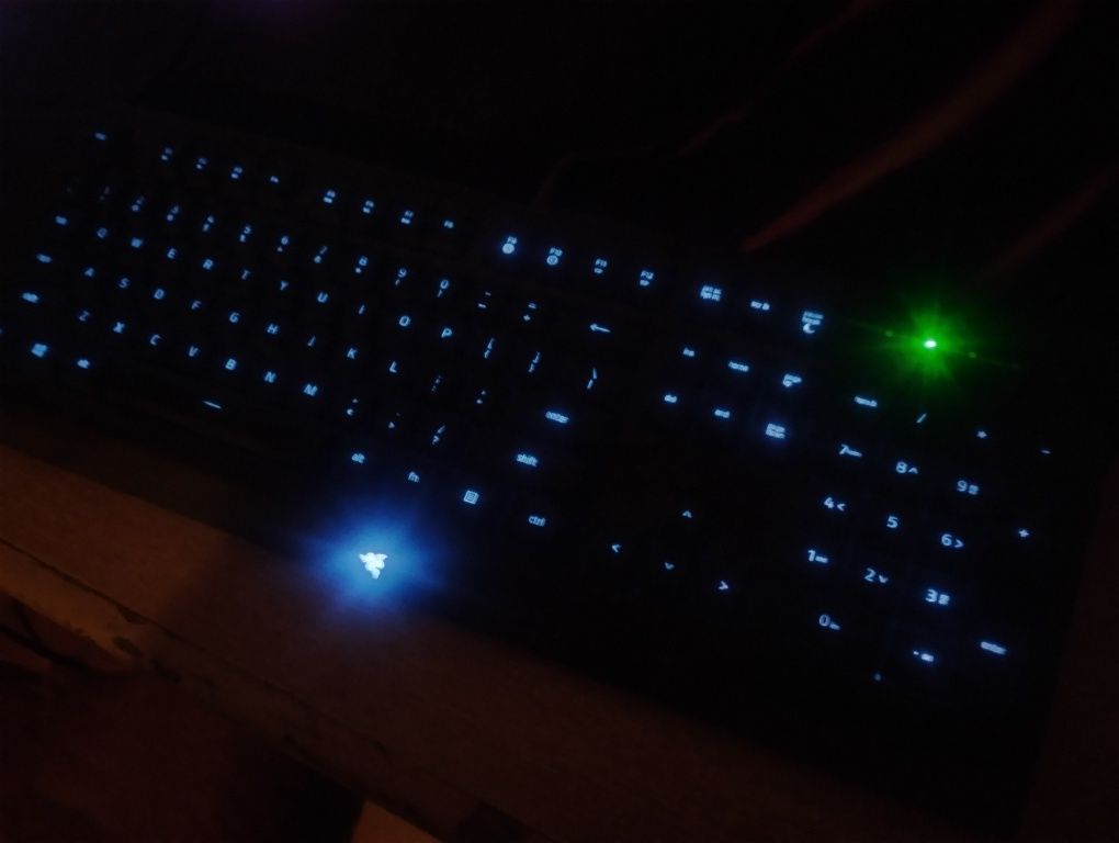 vand tastatura razer