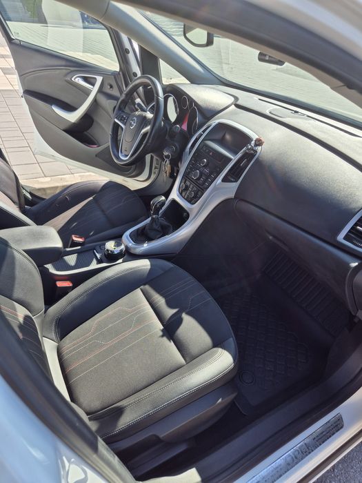 Vand urgent Opel astra j 2013
