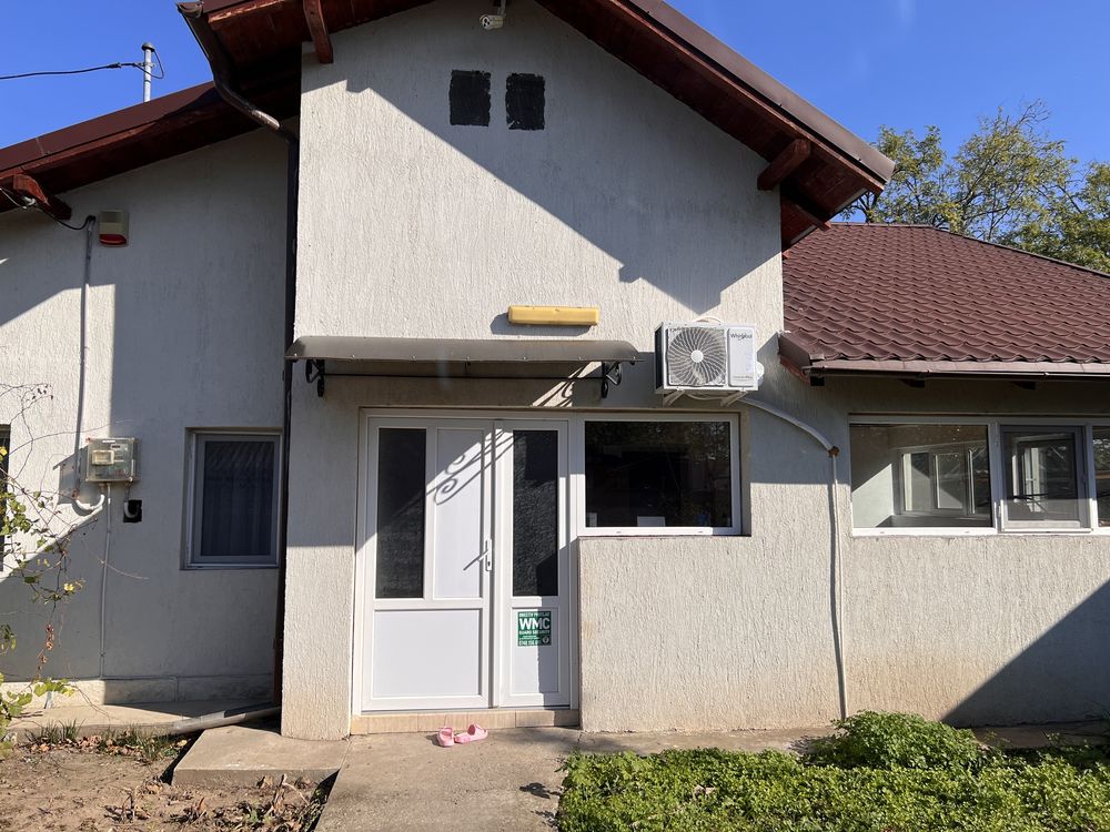 Vand casa cu teren