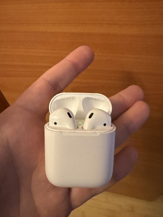 Casti Apple Airpods 2 cu o casca defecta