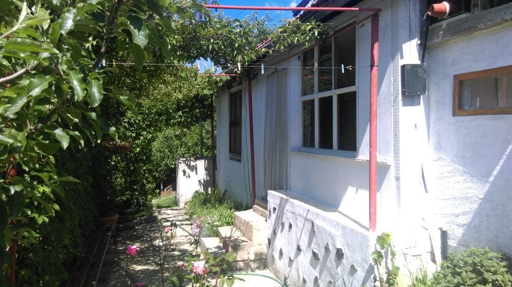Продавам Вила в Карлово