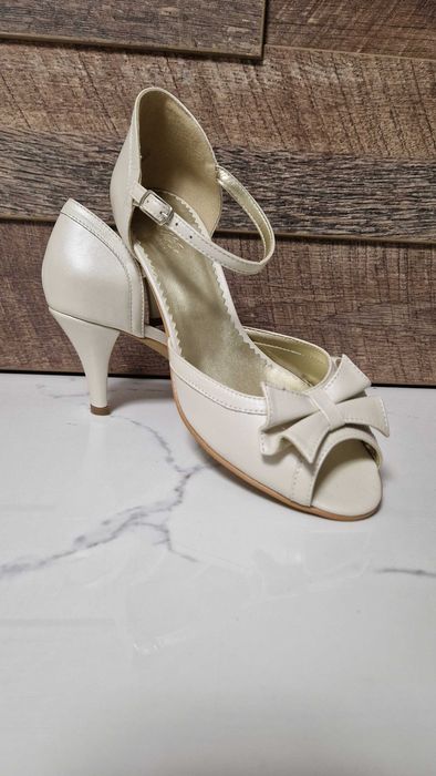 Sandale elegante , piele naturala