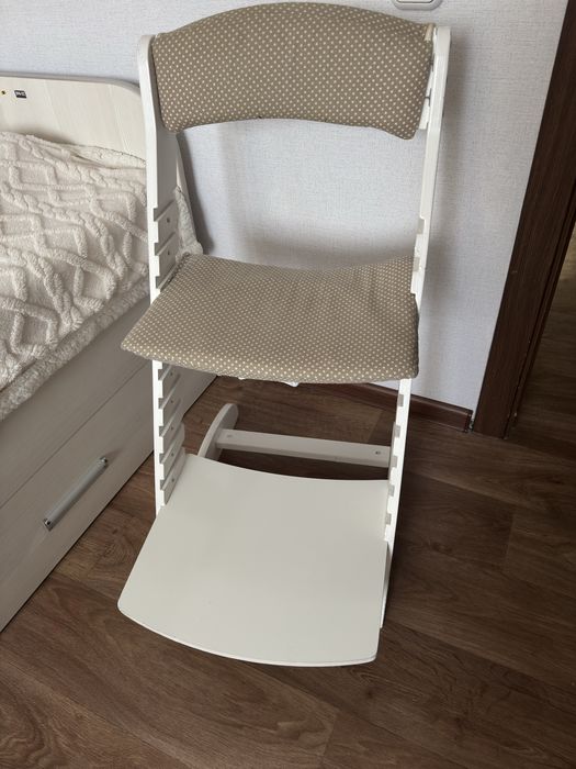 Растущий стул с подушками