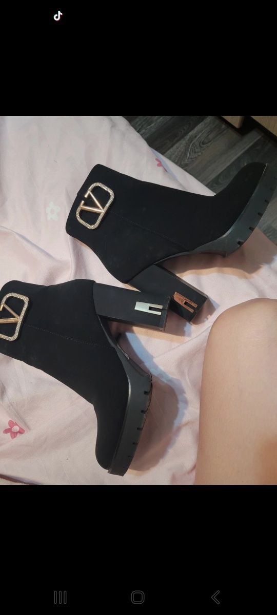 Botine noi gen versace