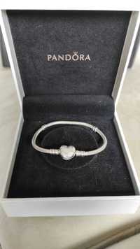 Оригинална сребърна гривна Pandora