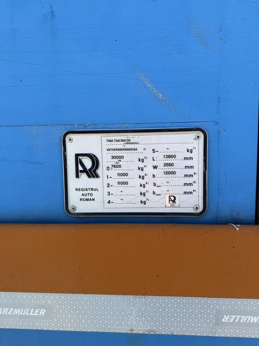 Trailer cu rampe hidraulice