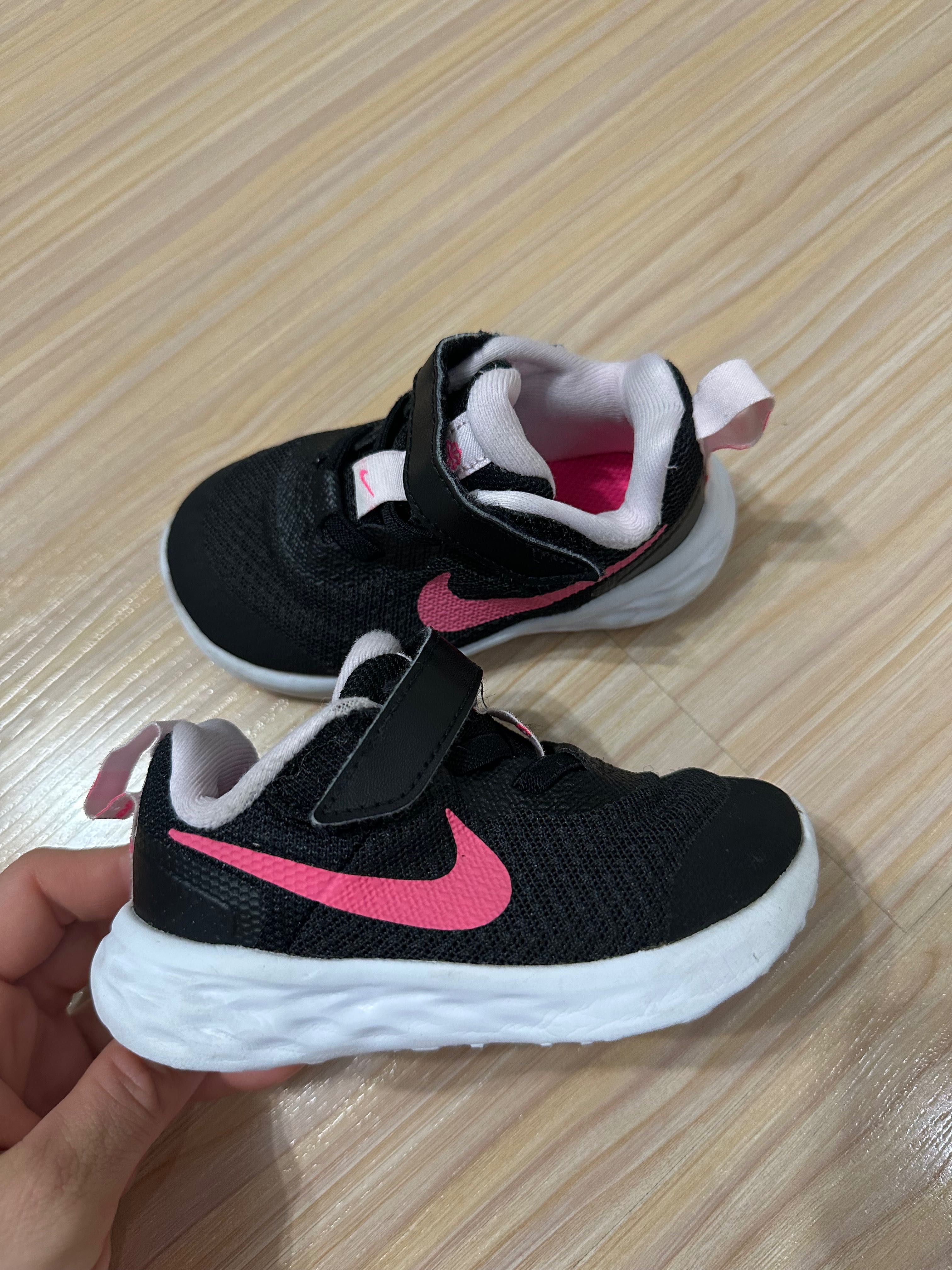 Nike Revolution -  номер 22, 31 и 33,5 - 30 лв