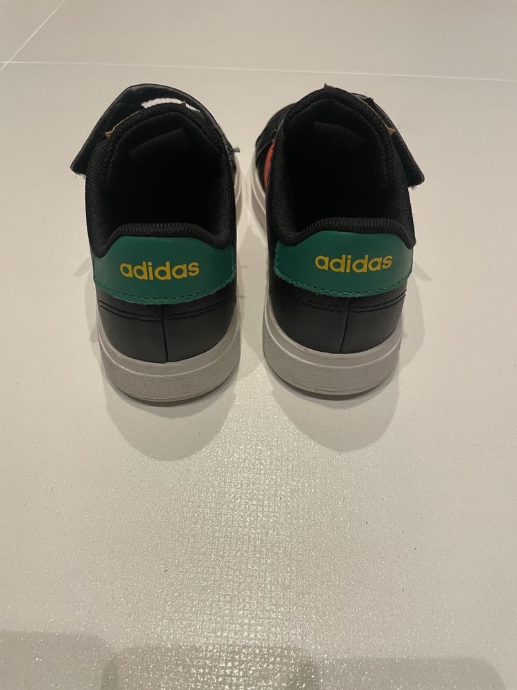 Детски маратонки Adidas Grand Court