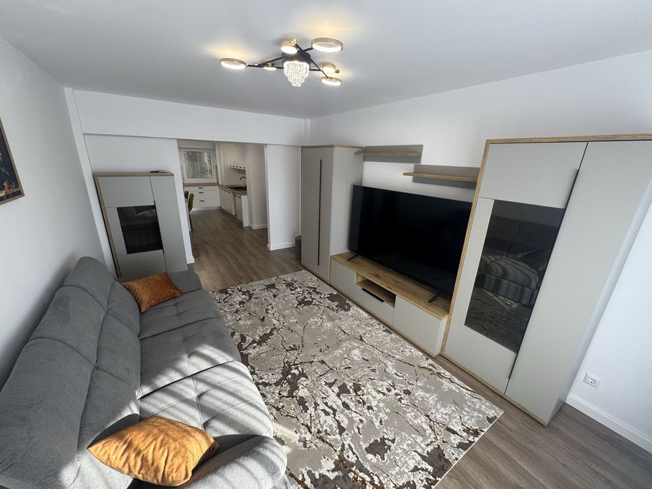 Școlii, Hotel Mara, 3 camere, totul nou