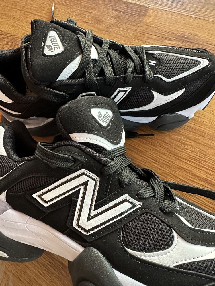 Мъжки маратонки New Balance 9060 черни с бяло