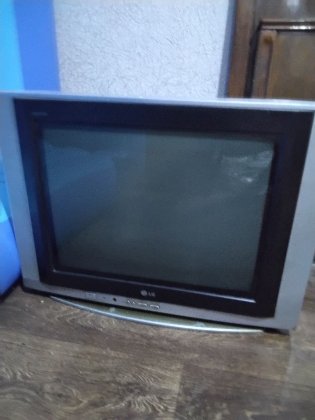 Продаются два телевизора