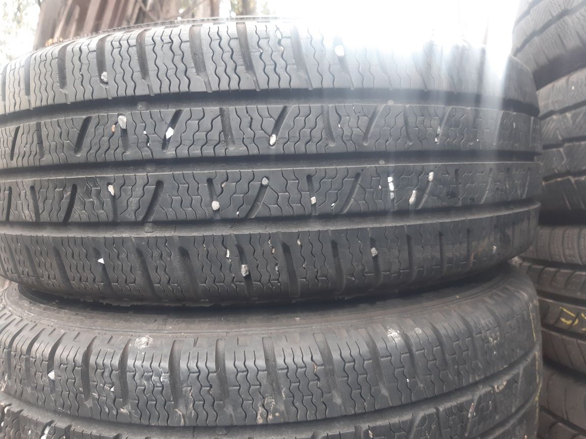 2 anvelope 215/60r16C marca Pirelli preț 460 lei ambele