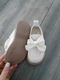 Pantofi noi fetita