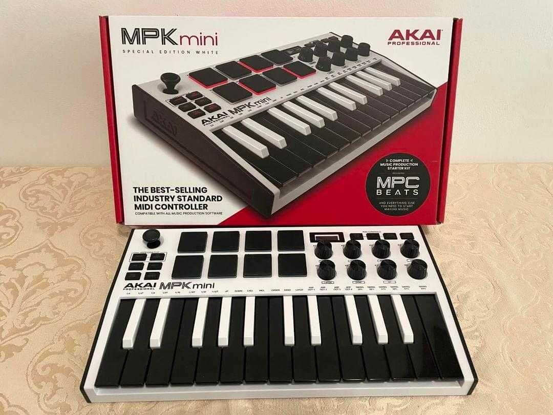 Akai mpk mini 3 NOU cu cutie si cablu