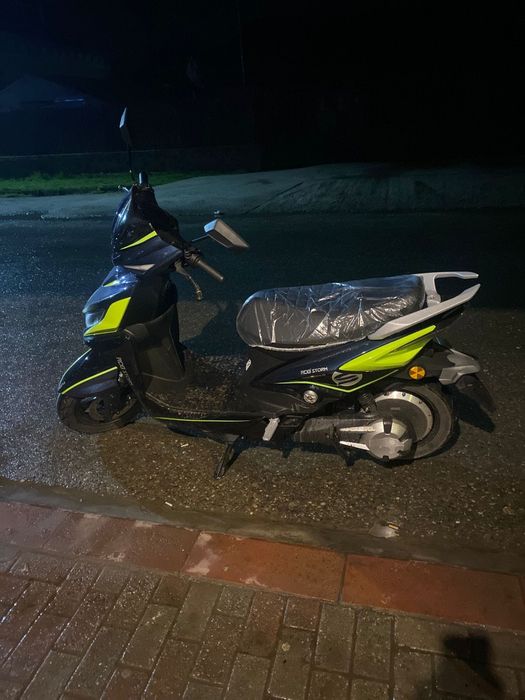 Vand scuter electric