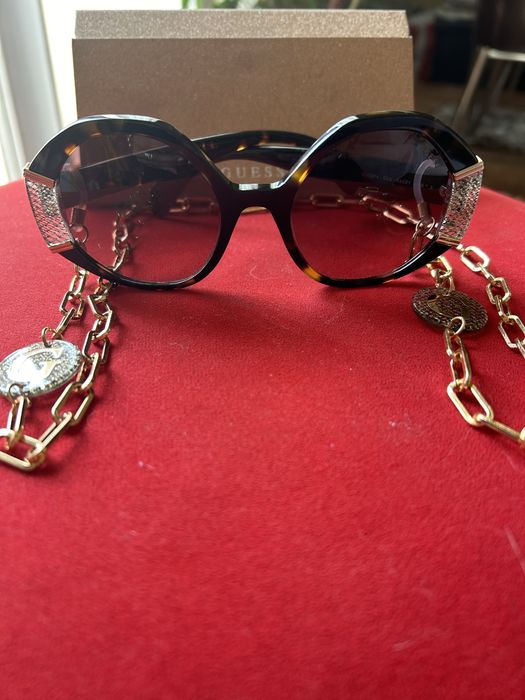 Оригинални слънчеви очила GUESS