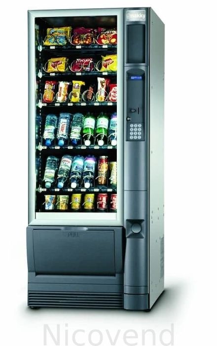 Продам снек-автомат Necta (аппарат по продаже снеков и напитков).