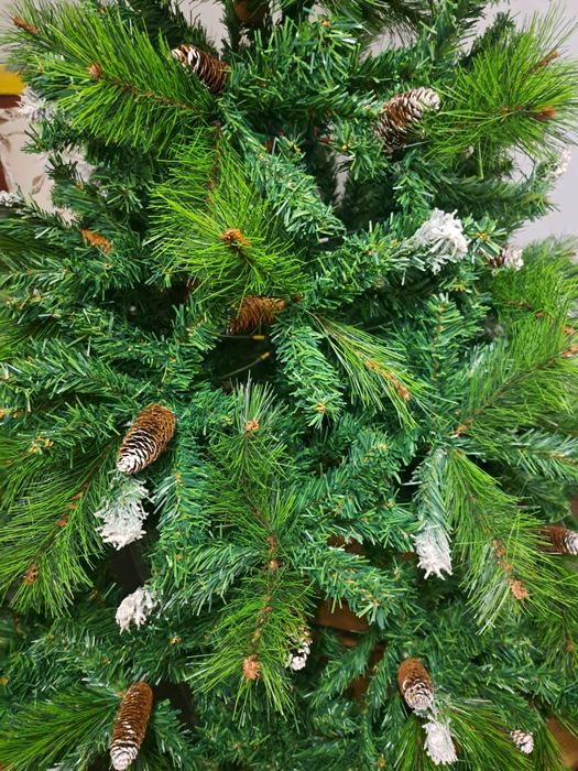 Vând brad artificial înălțime 180