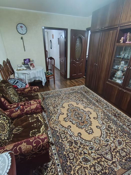 Продается квартира 2/2/4 Чиланзар 13 квартал кирпич 2/6