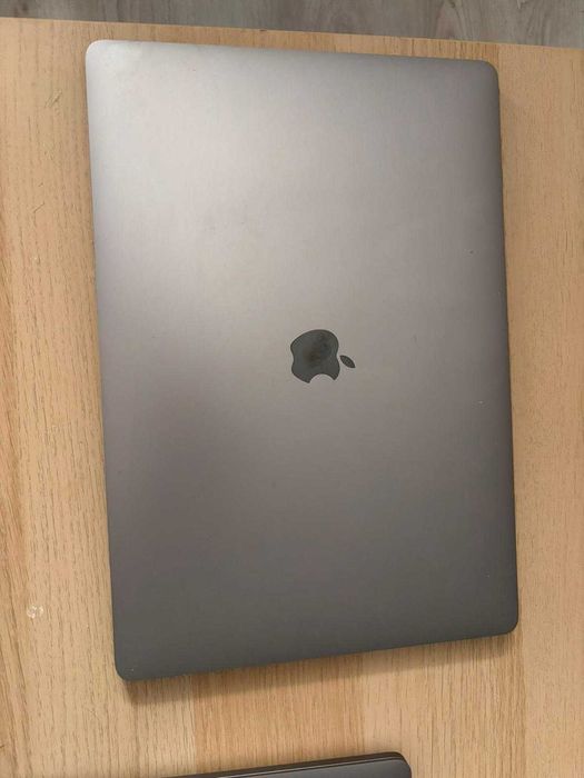 Macbook Pro 2019 16inch Touchbar I7, 16Gb Ram, 500gb ssd