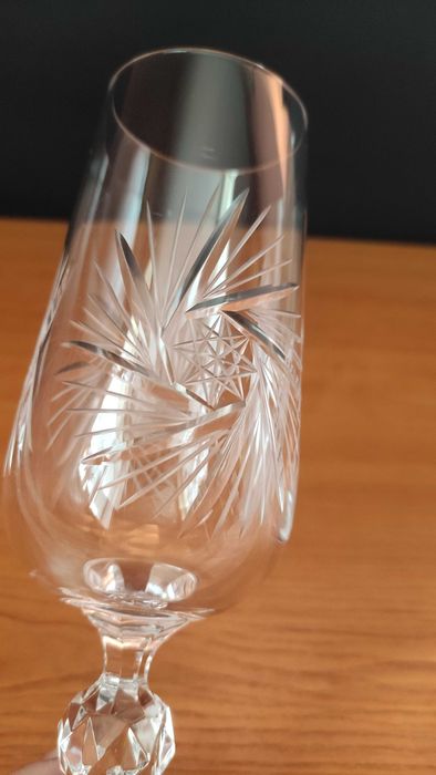 2 модела кристални чаши за вино"Бохемия"