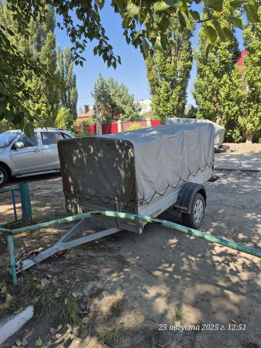 Прицеп в отличном состоянии.  Всё работает светится внутри обшит юсб.