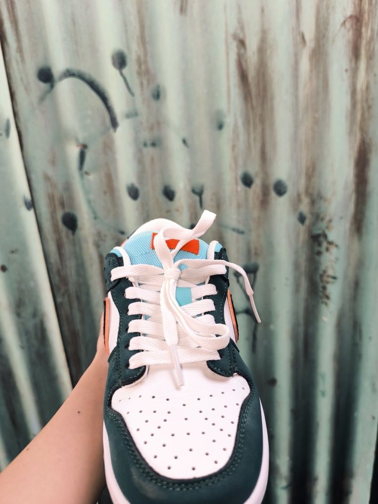 Nike.       Dunk