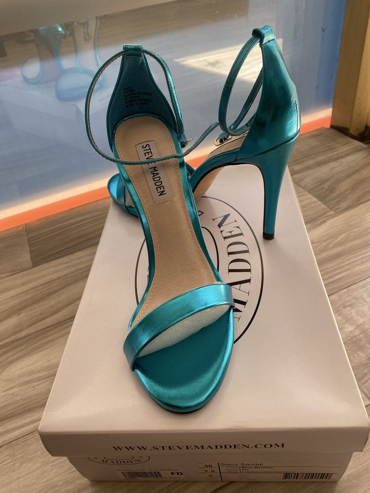 Сандали Steve Madden