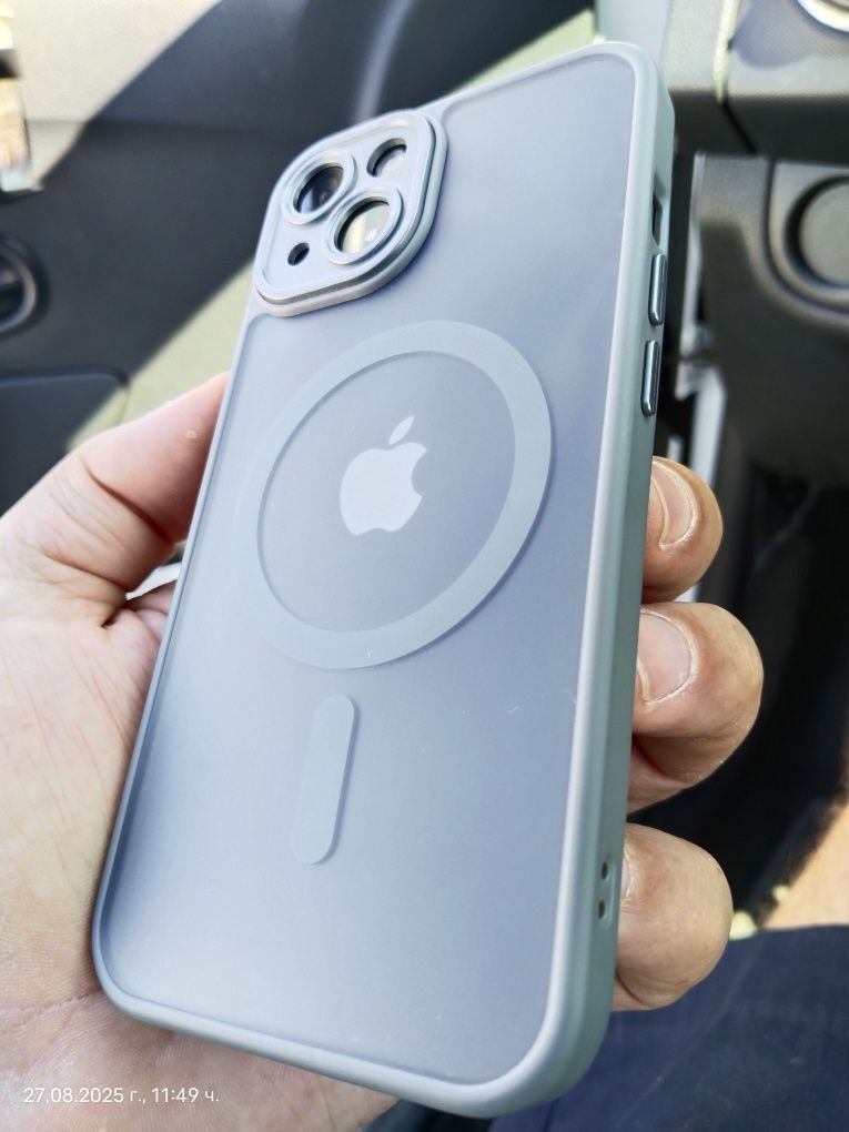 Iphone 13 midnight / 128GB.