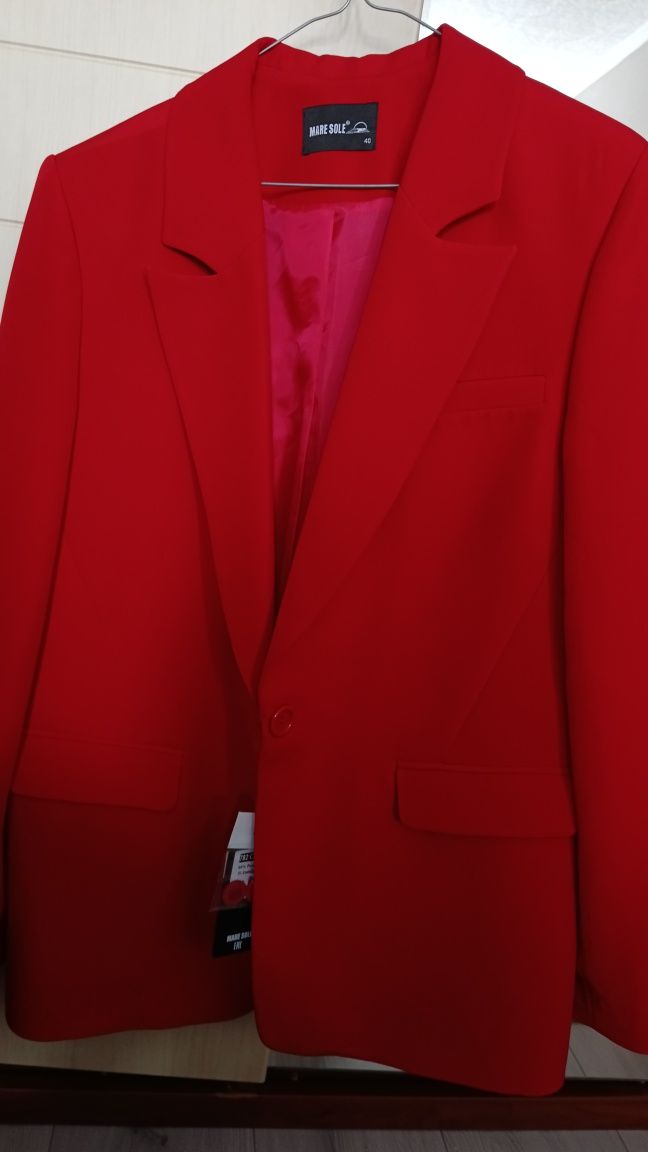 Красный пиджак от турецкого бренда. Абсолютно новый.