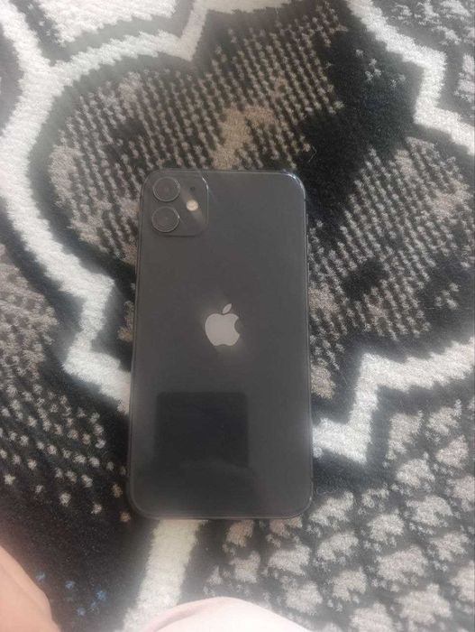 iPhone 11 qora rangda