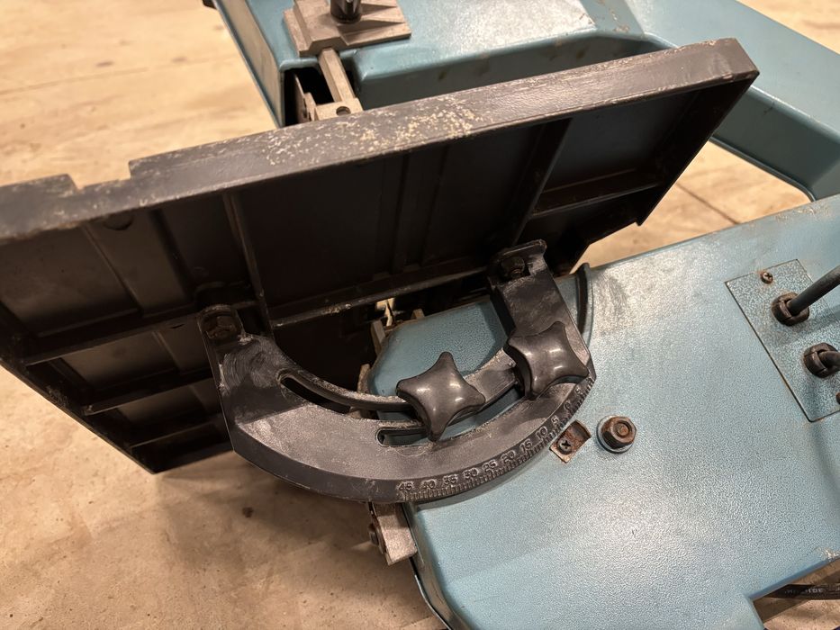 Настолен банциг Clarke