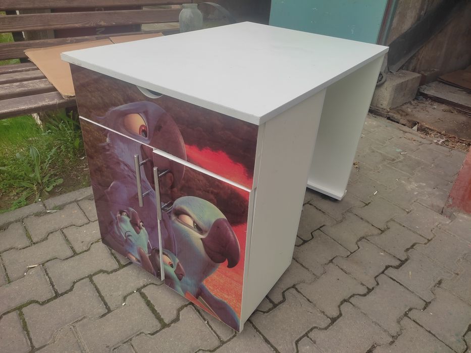 Письменый стол детский