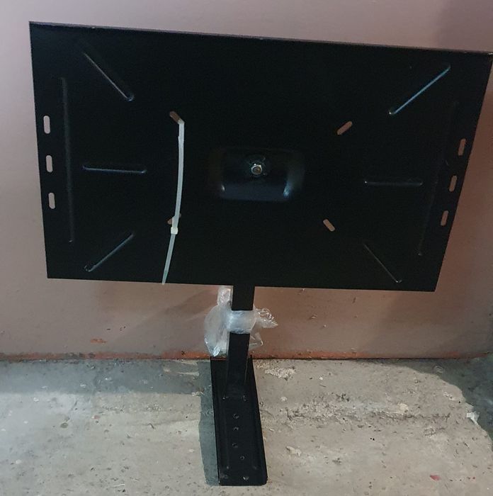 Suport metalic suspendat de televizor