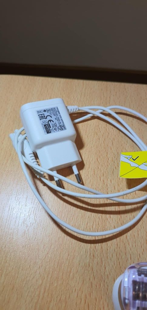 Vând aparat de ras, epilator Philips NOU