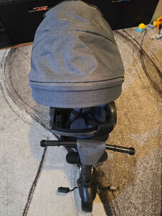 Децка триколка чисто нова