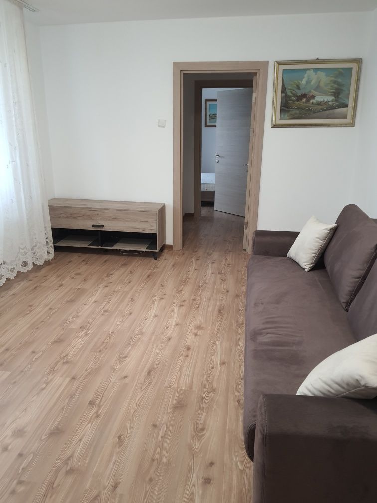 De închiriat apartament 2 camere