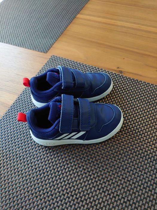 Маратонки adidas