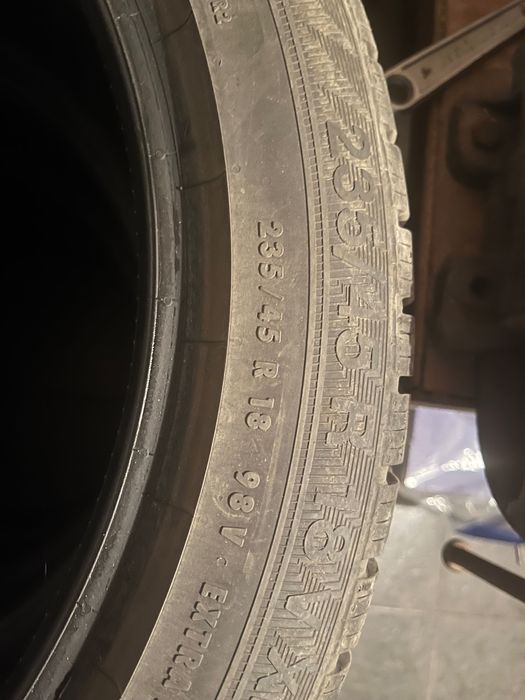 Продава зимни гуми Gislavet 235/45/18
