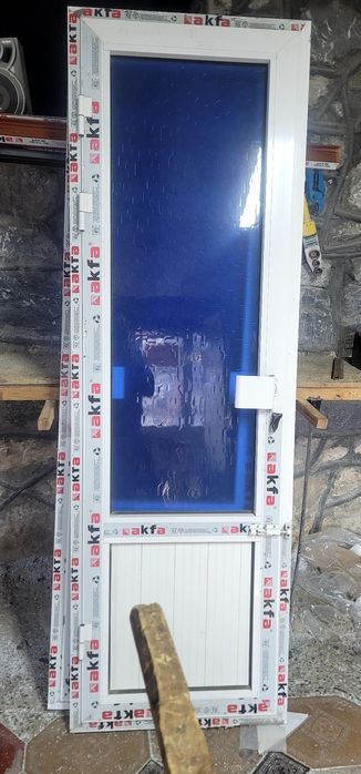 Akfa eshiklar sotiladi 2dona
