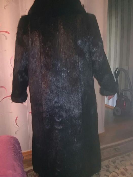 Продам нутр,шубу,большого размера,Российский цельн,мех,воротник песец