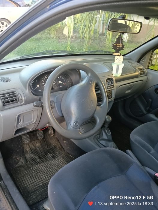 Vând Renaul Clio